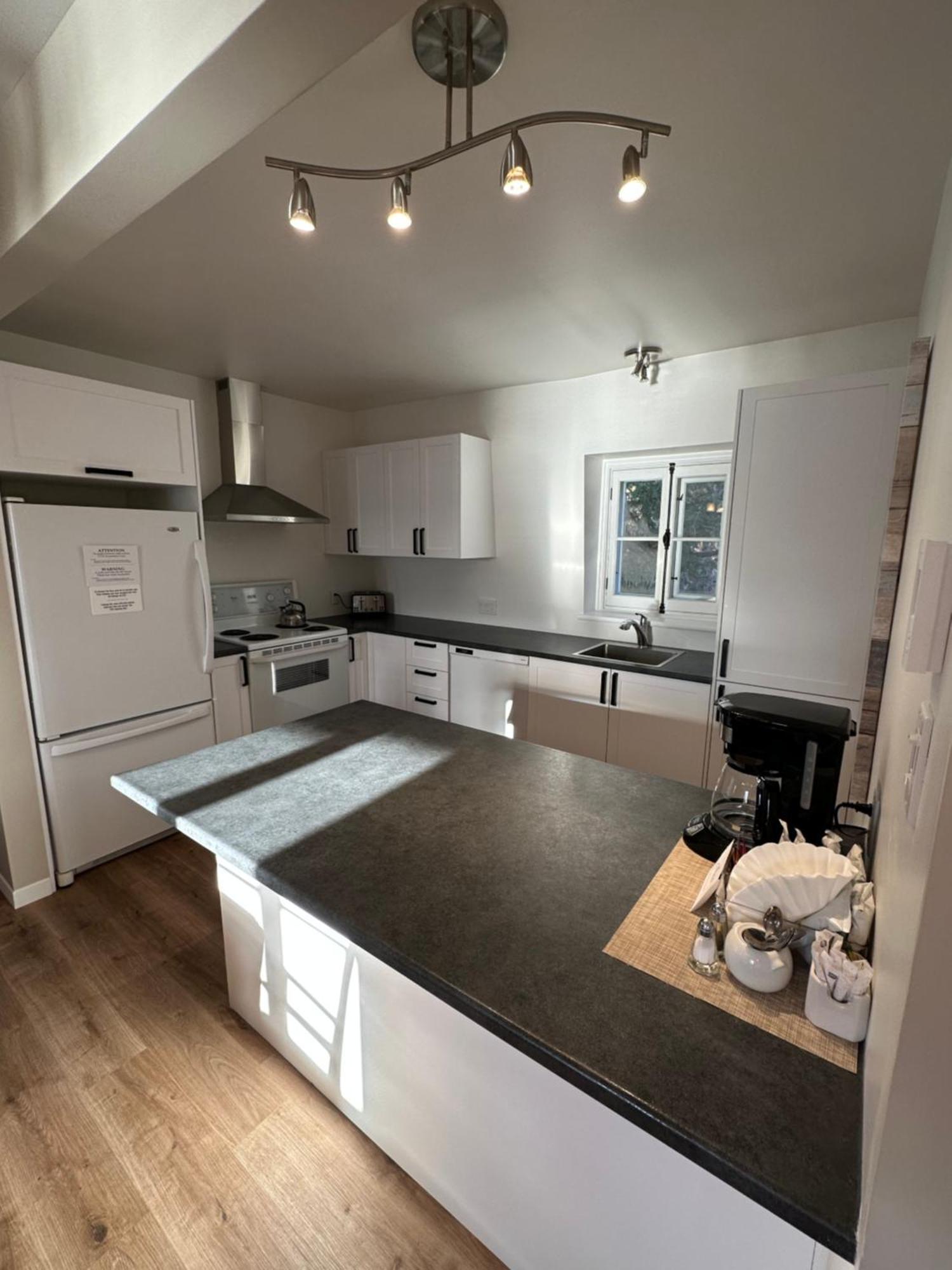 Saint-Laurent-de-l'ile d'Orleans Goeliche Hotel Et Appartement מראה חיצוני תמונה