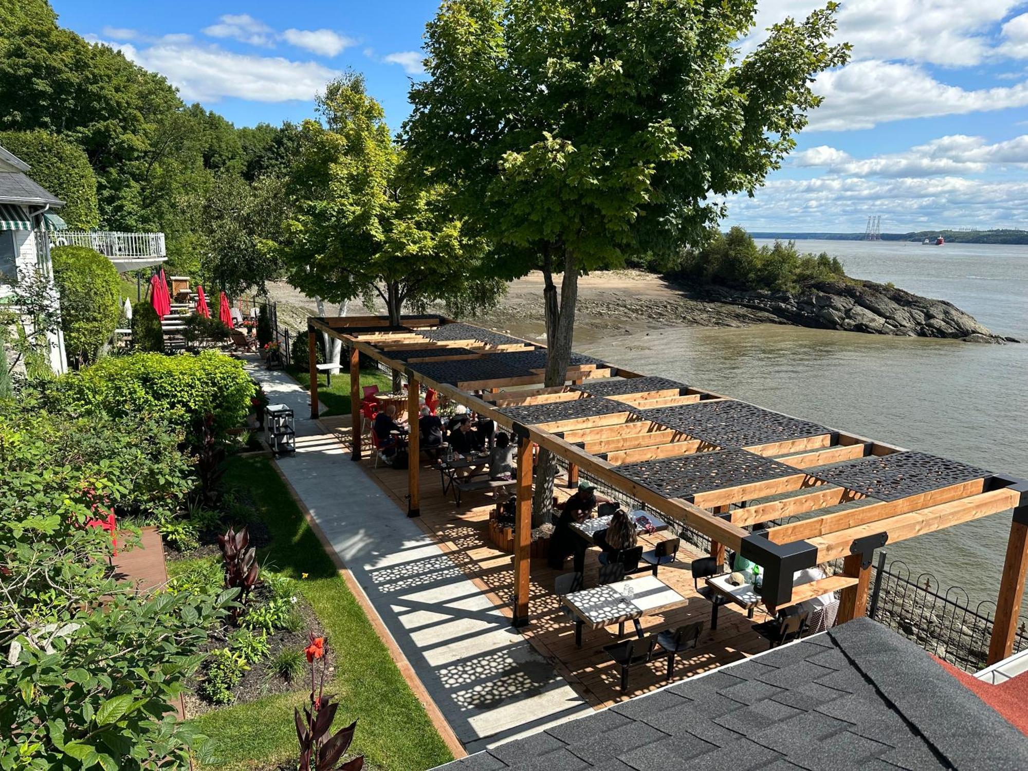 Saint-Laurent-de-l'ile d'Orleans Goeliche Hotel Et Appartement מראה חיצוני תמונה