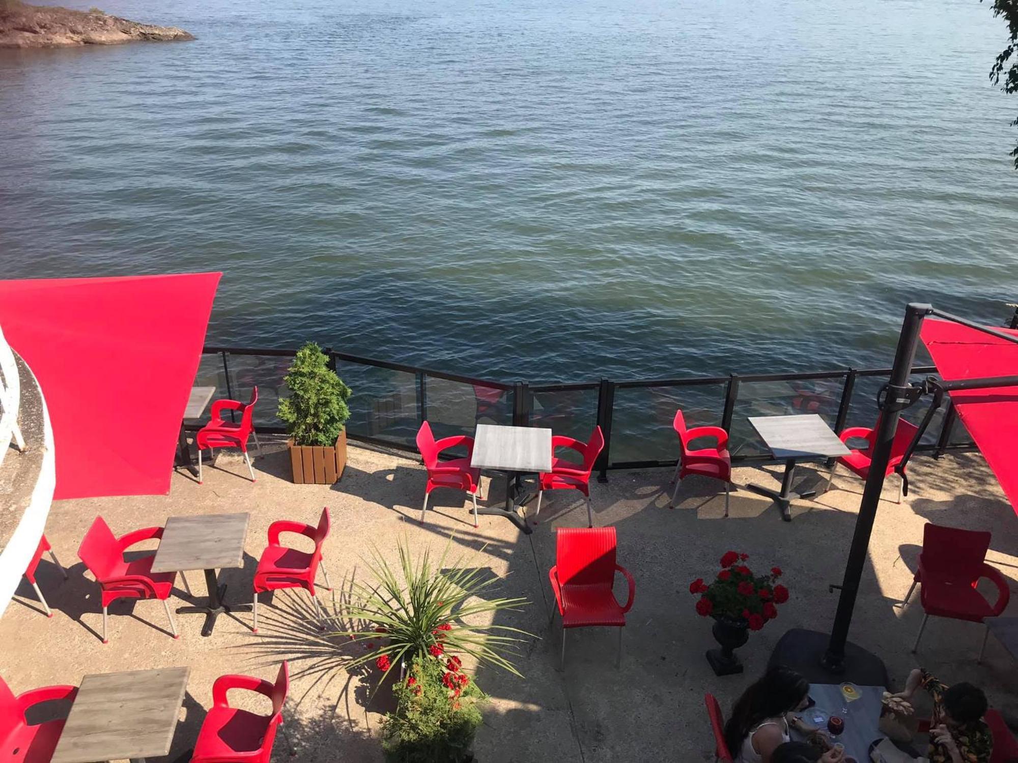 Saint-Laurent-de-l'ile d'Orleans Goeliche Hotel Et Appartement מראה חיצוני תמונה