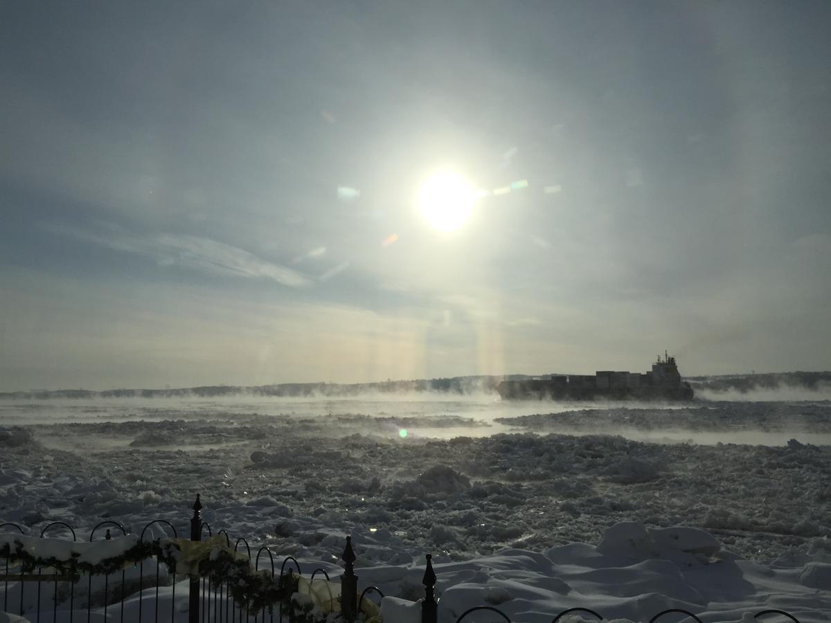 Saint-Laurent-de-l'ile d'Orleans Goeliche Hotel Et Appartement מראה חיצוני תמונה