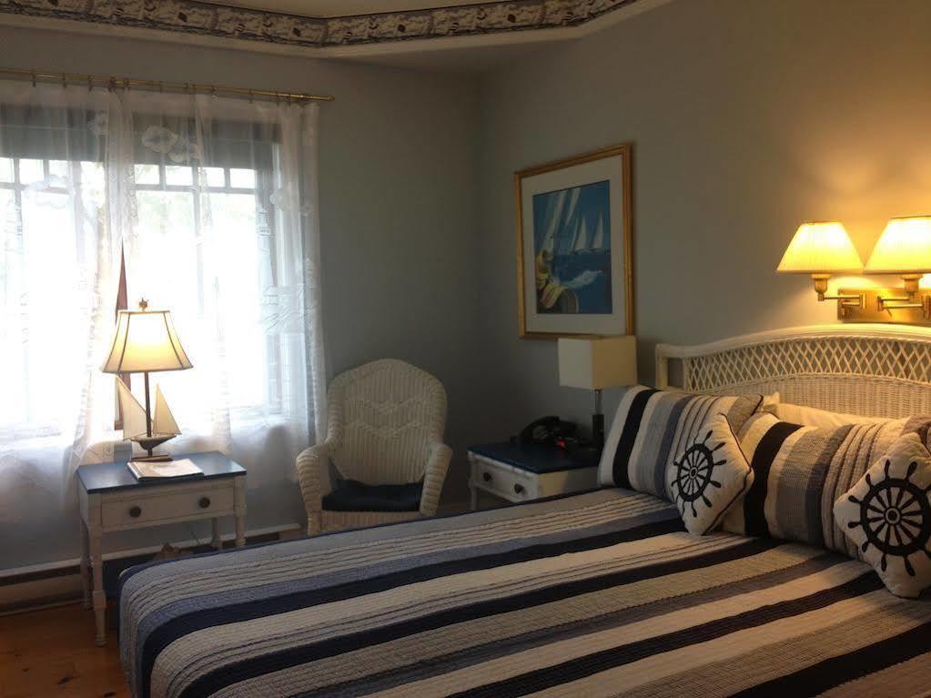 Saint-Laurent-de-l'ile d'Orleans Goeliche Hotel Et Appartement מראה חיצוני תמונה