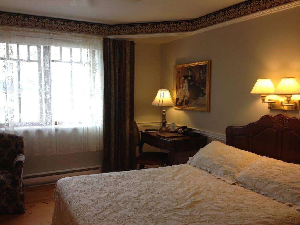 Saint-Laurent-de-l'ile d'Orleans Goeliche Hotel Et Appartement מראה חיצוני תמונה